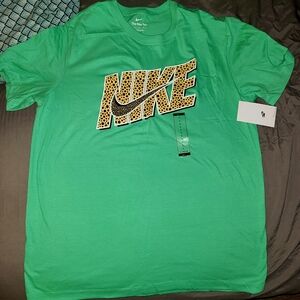 Nike Men's Green T-Shirt NWT